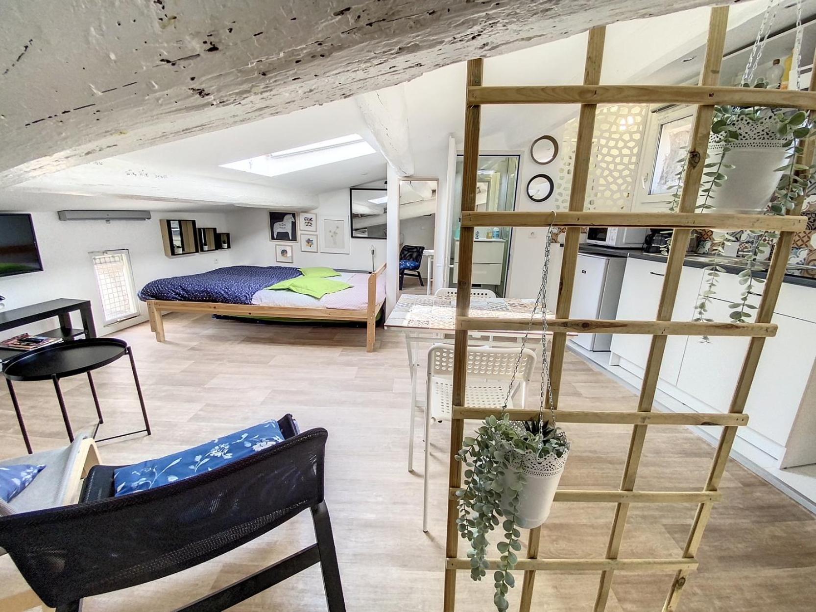 Petit St Louis Studio mansardé atypique climatisé Sète Extérieur photo