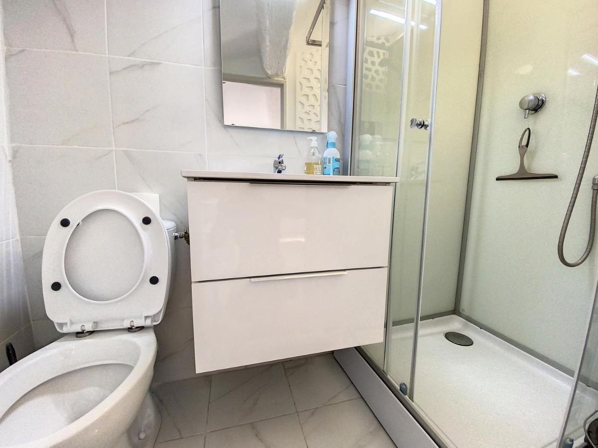 Petit St Louis Studio mansardé atypique climatisé Sète Extérieur photo